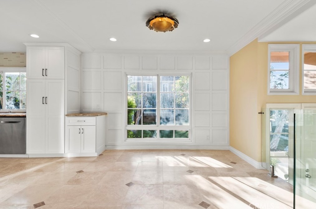 19245 Seabrook Ln, Huntington Beach CA  92648-5521 exterior