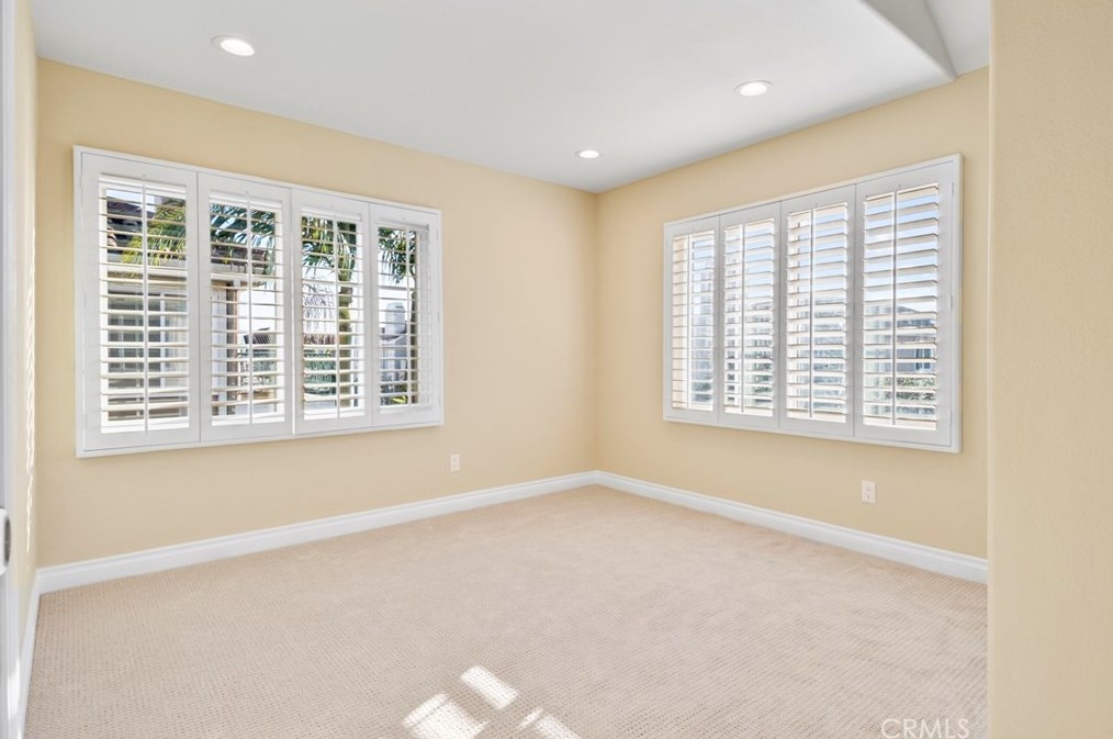 19245 Seabrook Ln, Huntington Beach CA  92648-5521 exterior