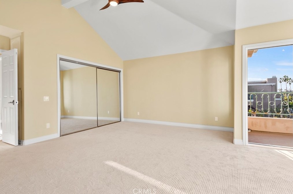 19245 Seabrook Ln, Huntington Beach CA  92648-5521 exterior