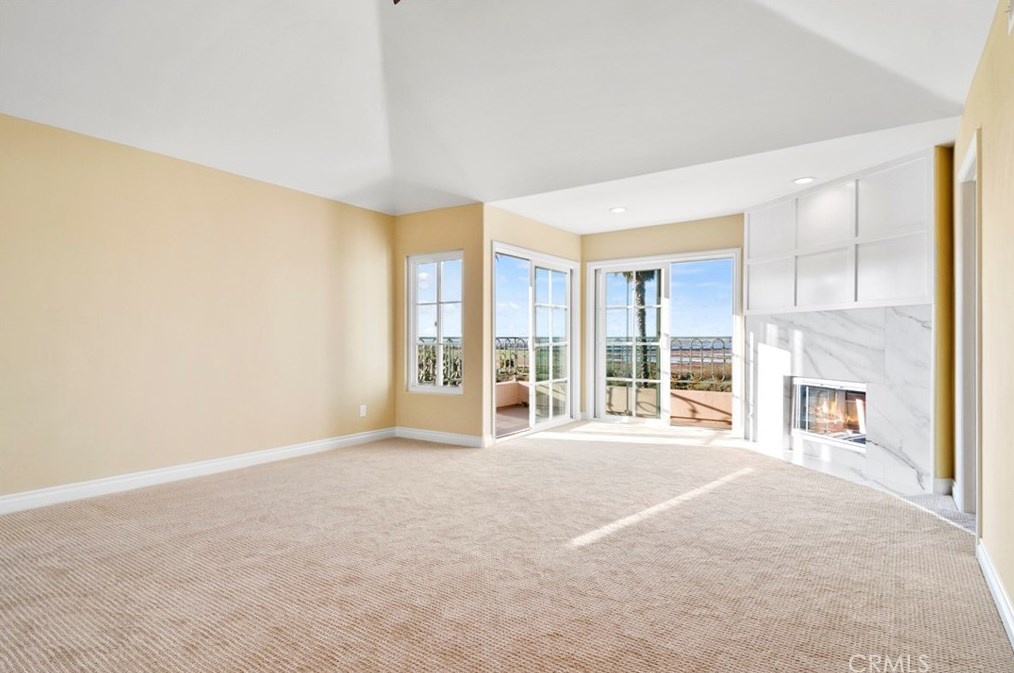 19245 Seabrook Ln, Huntington Beach CA  92648-5521 exterior