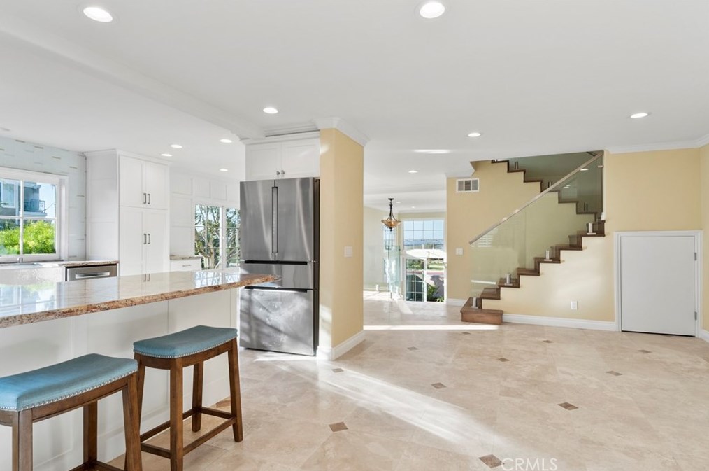 19245 Seabrook Ln, Huntington Beach CA  92648-5521 exterior