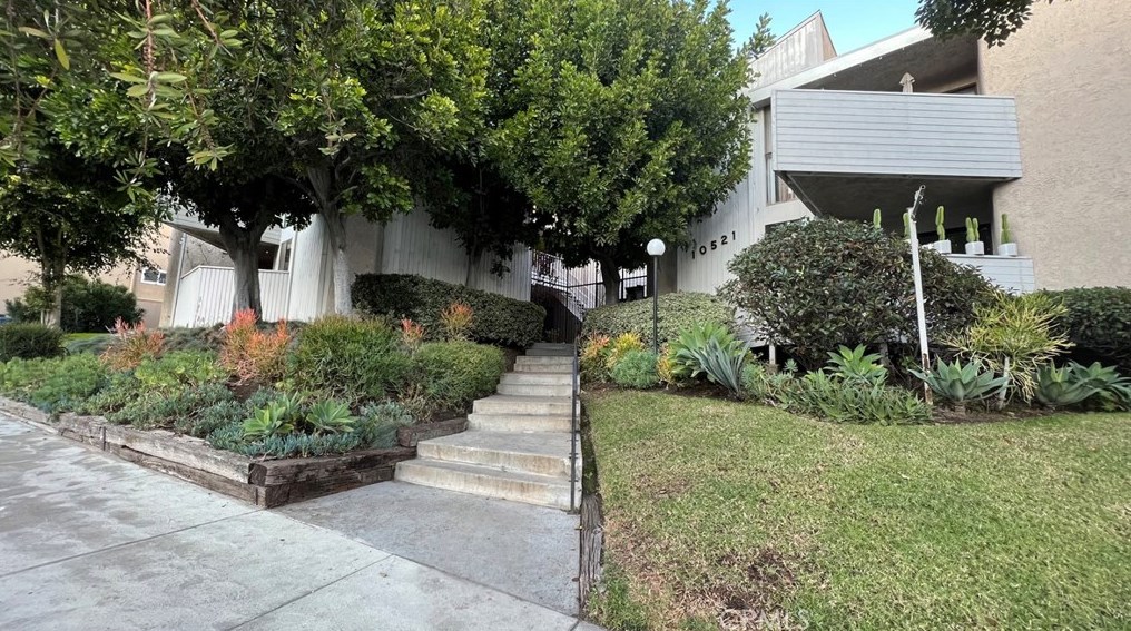 10521 National Blvd, Los Angeles CA  90034-3659 exterior
