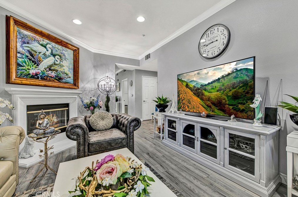 17772 Independence Ln, Santa Ana, CA 92708