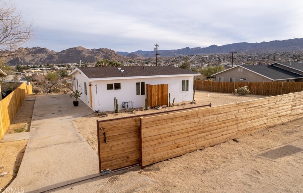 6131 Panorama St, Joshua Tree CA  92252-2120 exterior