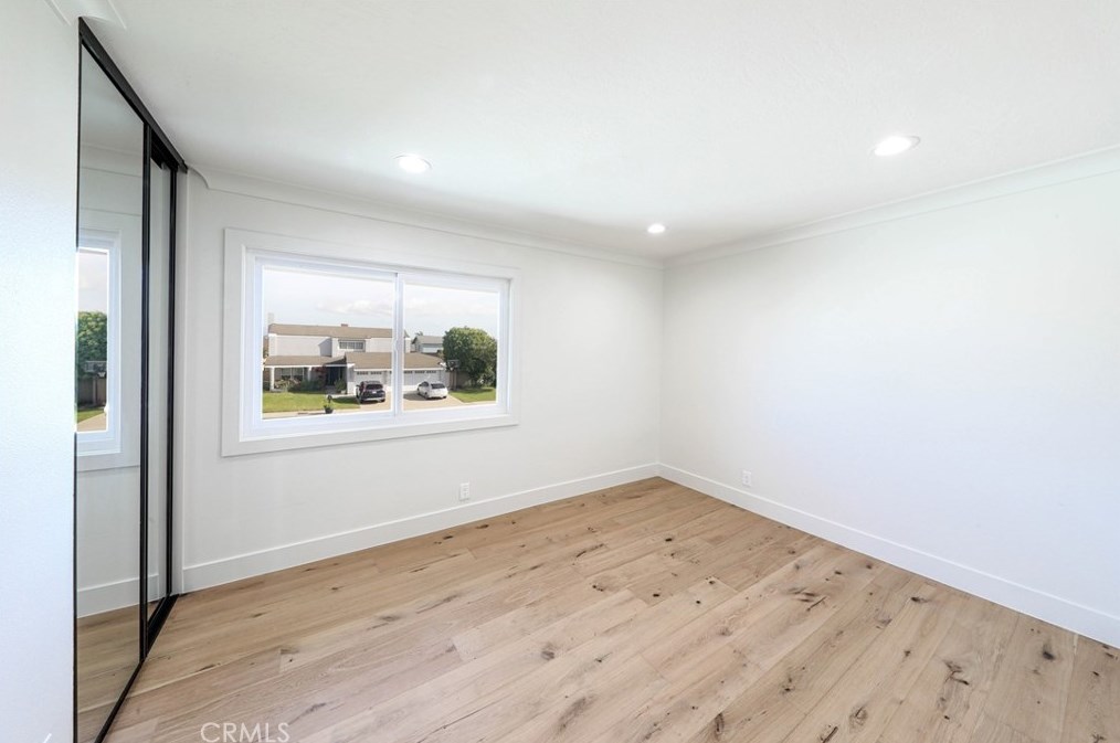 20031 Mayport Ln, Huntington Beach CA  92646-4633 exterior