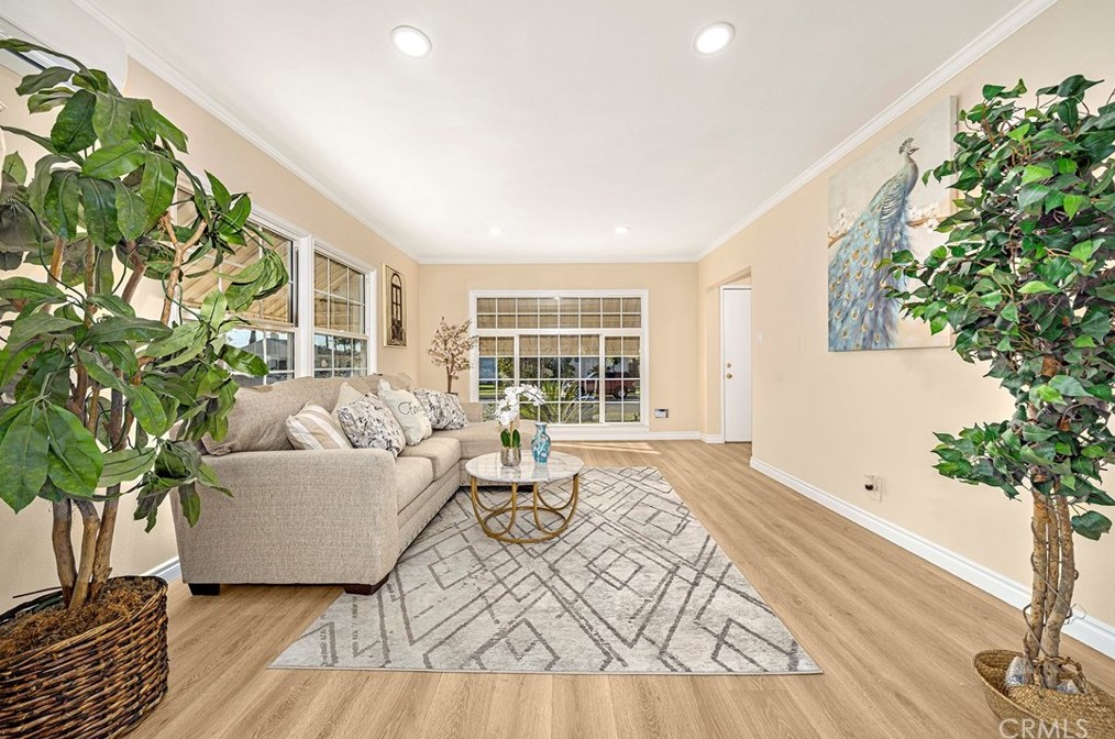 2566 Fidelia Ave, Los Angeles CA  90040-2307 exterior