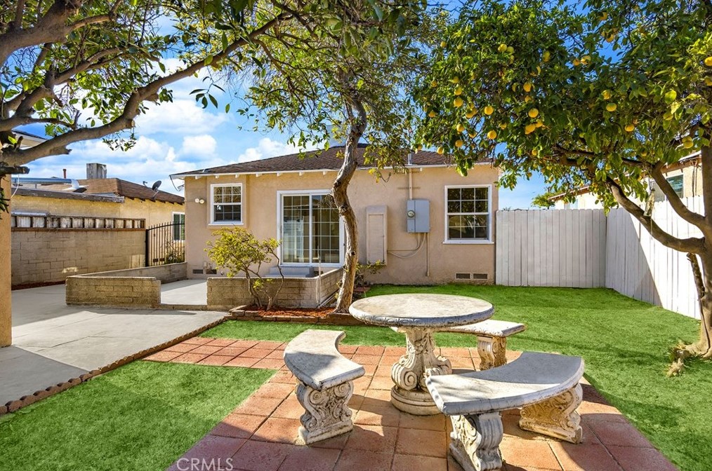 2566 Fidelia Ave, Los Angeles CA  90040-2307 exterior