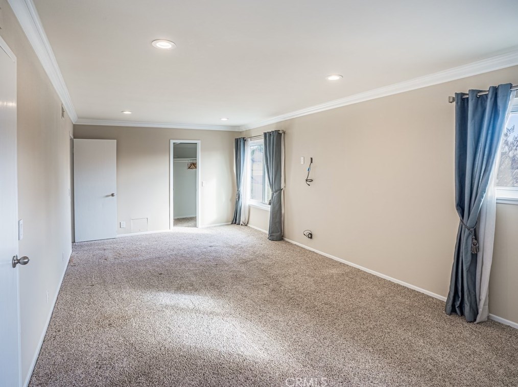 21581 Bahama Ln, Huntington Beach CA  92646-7807 exterior