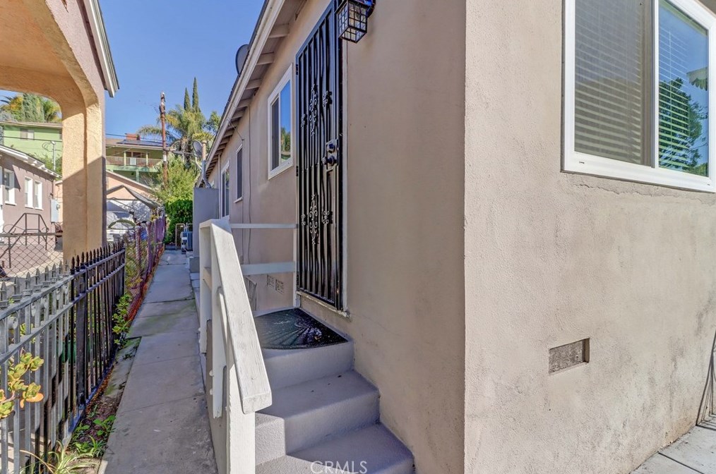 4426 Verdugo Rd, Los Angeles CA  90065-4829 exterior