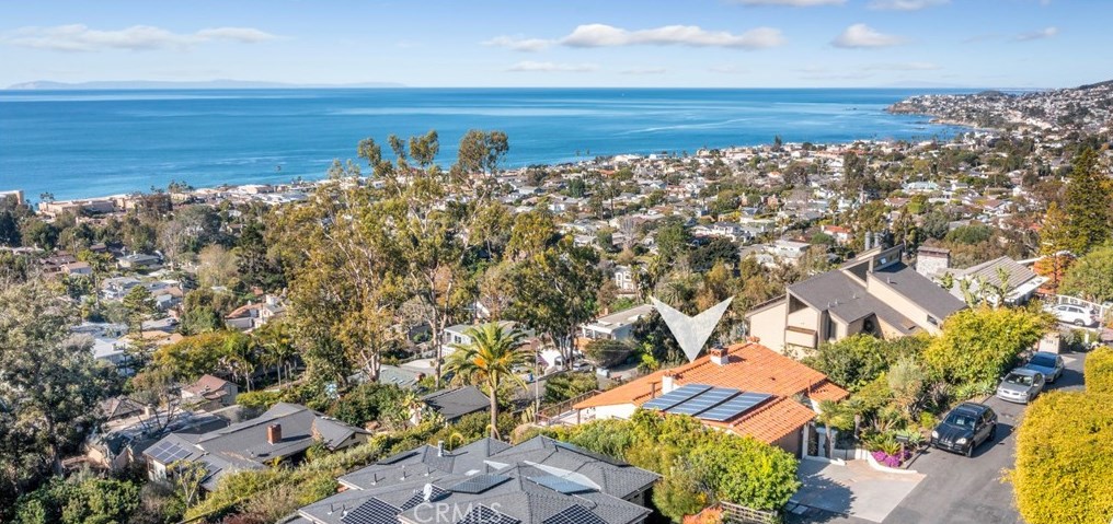 802 Rembrandt Dr, Laguna Beach CA  92651-3417 exterior