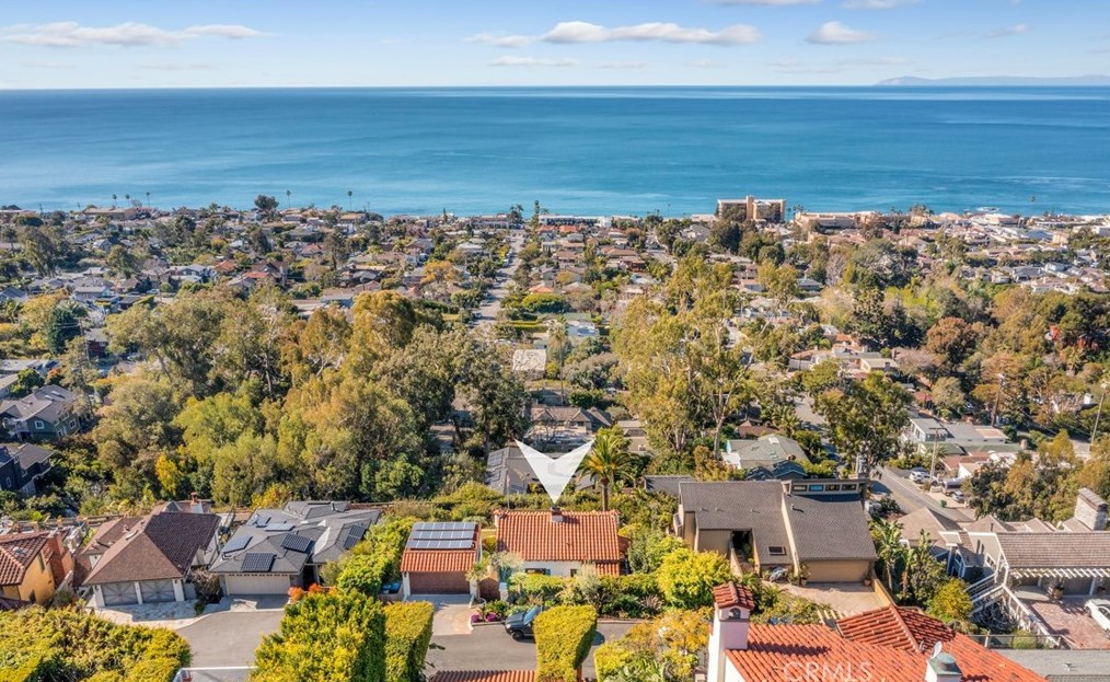 802 Rembrandt Dr, Laguna Beach CA  92651-3417 exterior