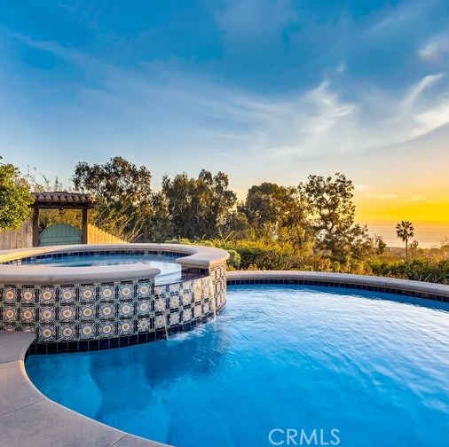 802 Rembrandt Dr, Laguna Beach CA  92651-3417 exterior