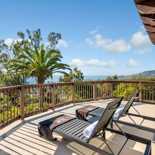 802 Rembrandt Dr, Laguna Beach CA  92651-3417 exterior