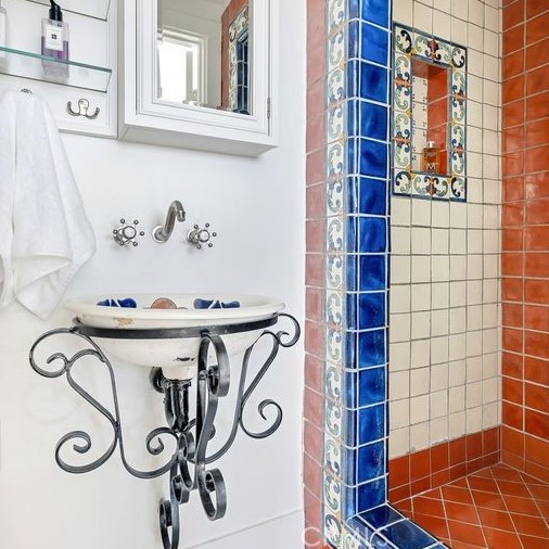 802 Rembrandt Dr, Laguna Beach CA  92651-3417 exterior