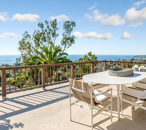 802 Rembrandt Dr, Laguna Beach CA  92651-3417 exterior