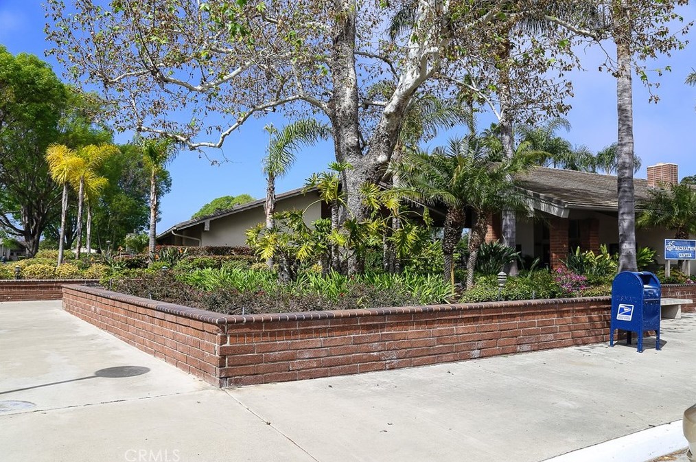 8933 Modesto Cir, Huntington Beach CA  92646-5784 exterior