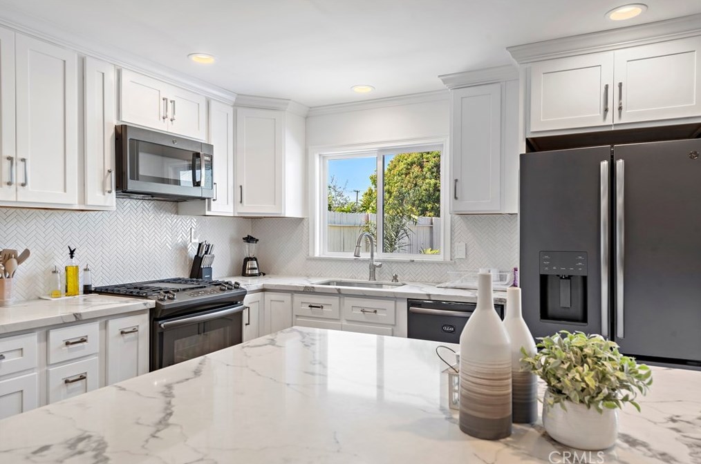 1582 Baker St, Costa Mesa CA  92626-3747 exterior