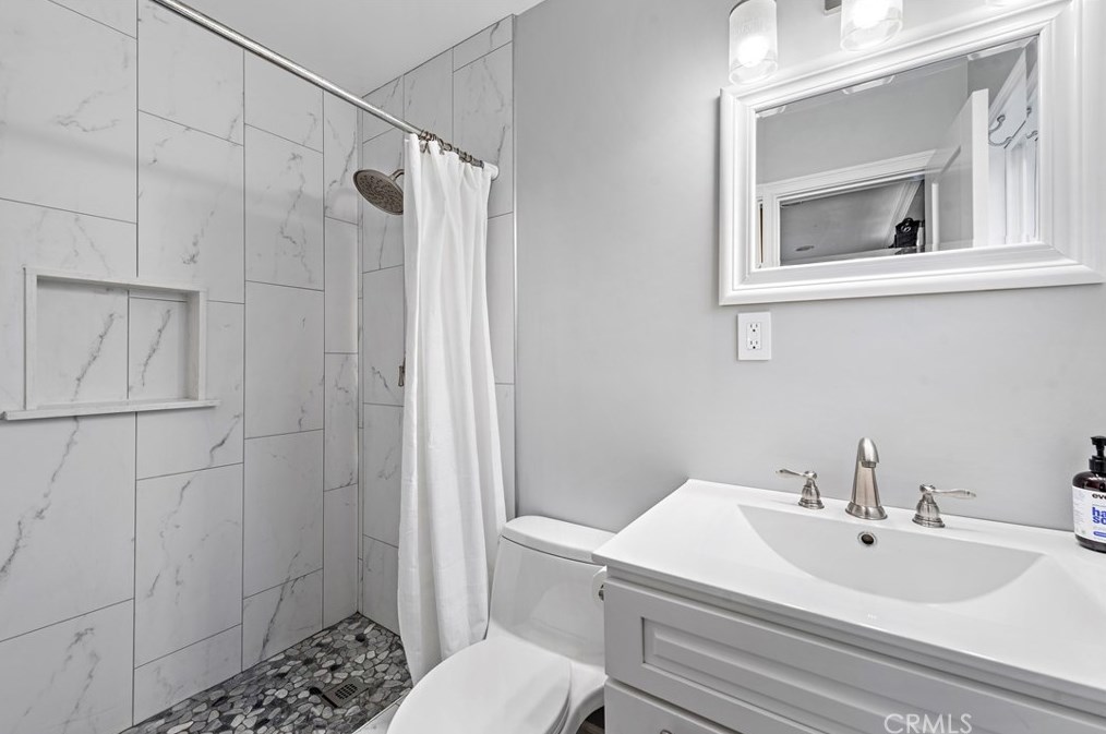 1582 Baker St, Costa Mesa CA  92626-3747 exterior