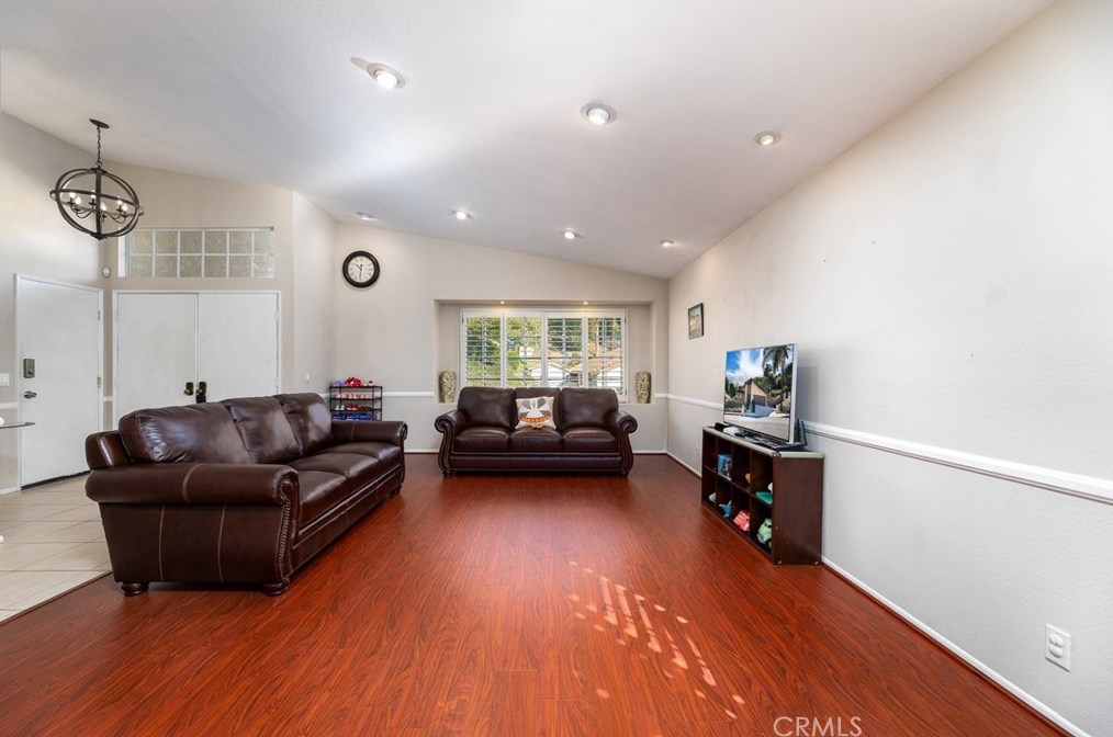 1519 Kiowa Crest Dr, Pomona CA  91765-3918 exterior