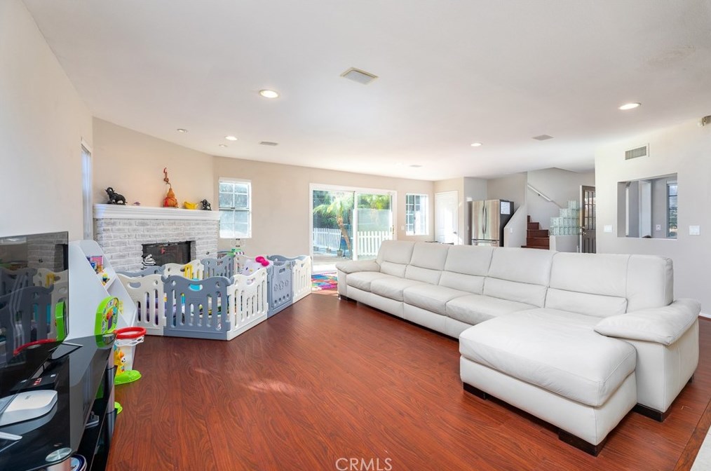 1519 Kiowa Crest Dr, Pomona CA  91765-3918 exterior