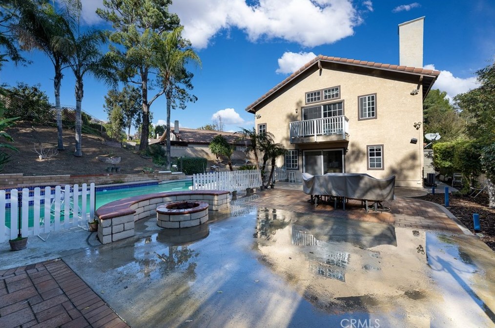 1519 Kiowa Crest Dr, Pomona CA  91765-3918 exterior