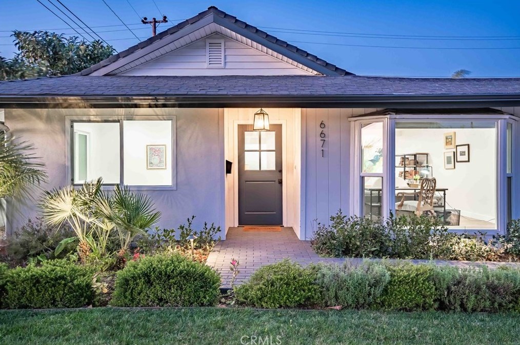 6671 Mason Dr, Huntington Beach CA  92647-4345 exterior