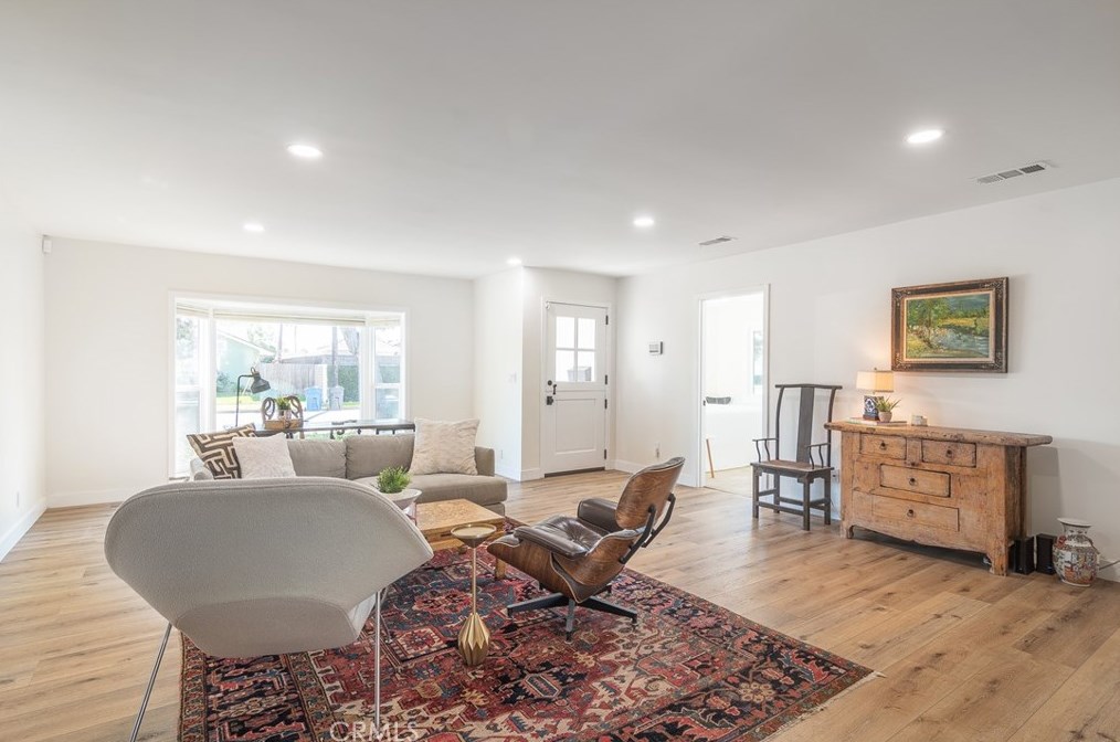 6671 Mason Dr, Huntington Beach CA  92647-4345 exterior