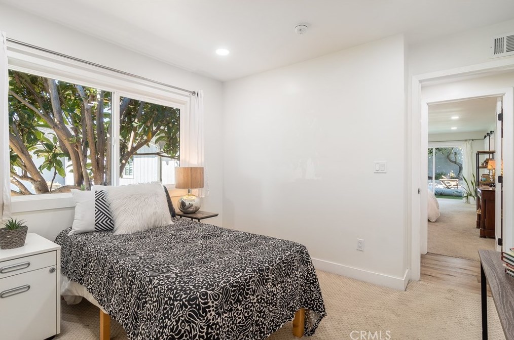 6671 Mason Dr, Huntington Beach CA  92647-4345 exterior