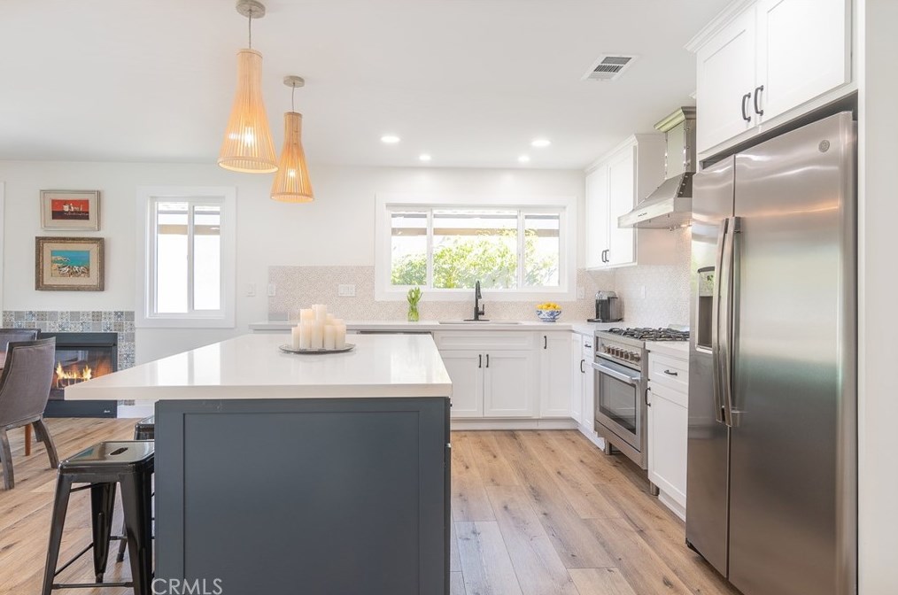 6671 Mason Dr, Huntington Beach CA  92647-4345 exterior