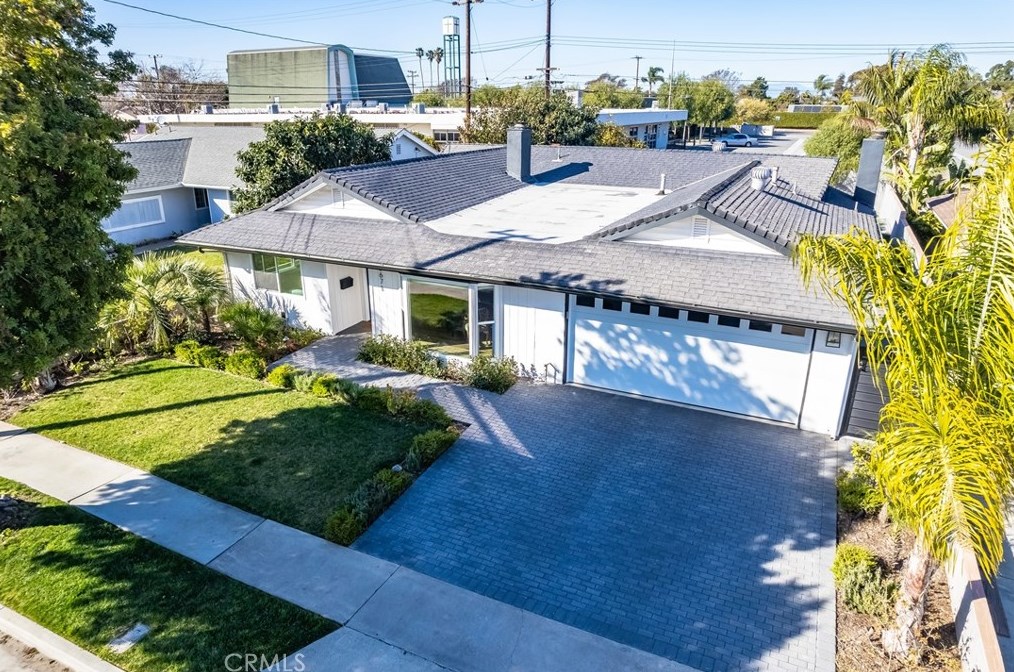6671 Mason Dr, Huntington Beach CA  92647-4345 exterior