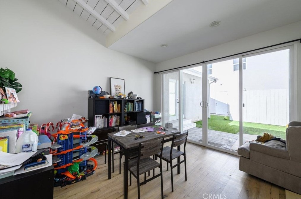 10575 Ayres Ave, Los Angeles CA  90064-3332 exterior