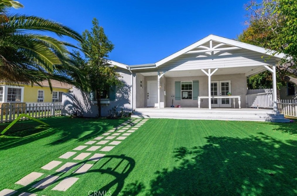 10575 Ayres Ave, Los Angeles CA  90064-2360 exterior