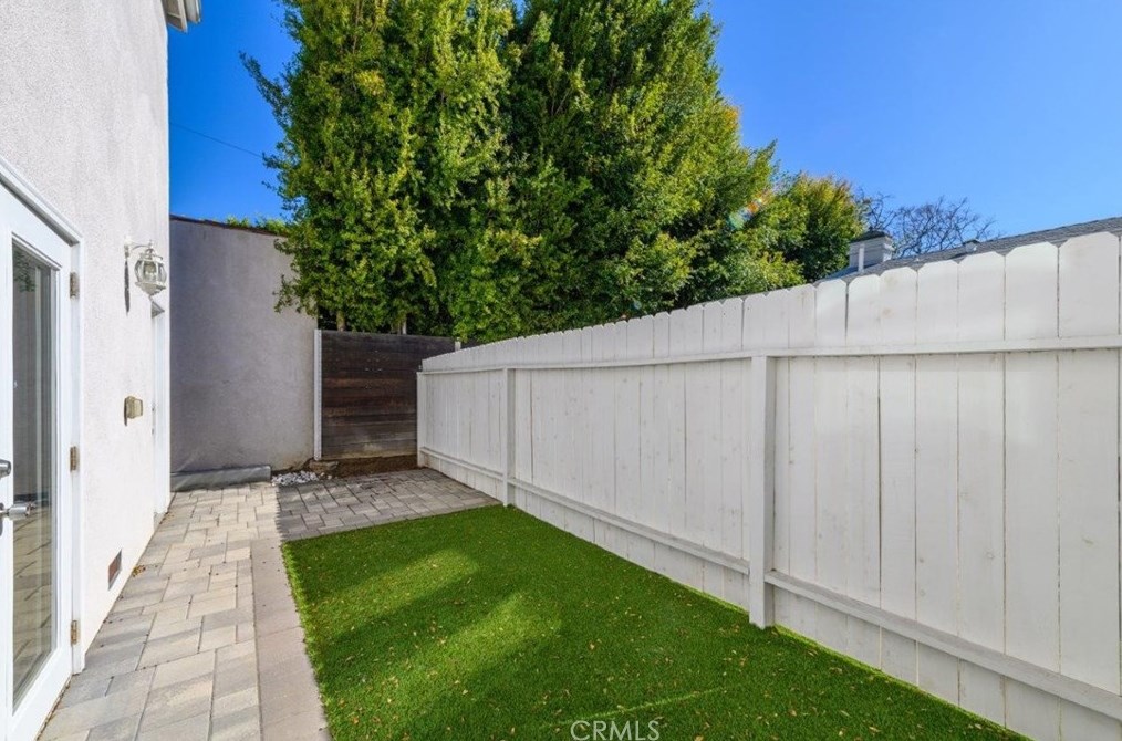 10575 Ayres Ave, Los Angeles CA  90064-3332 exterior