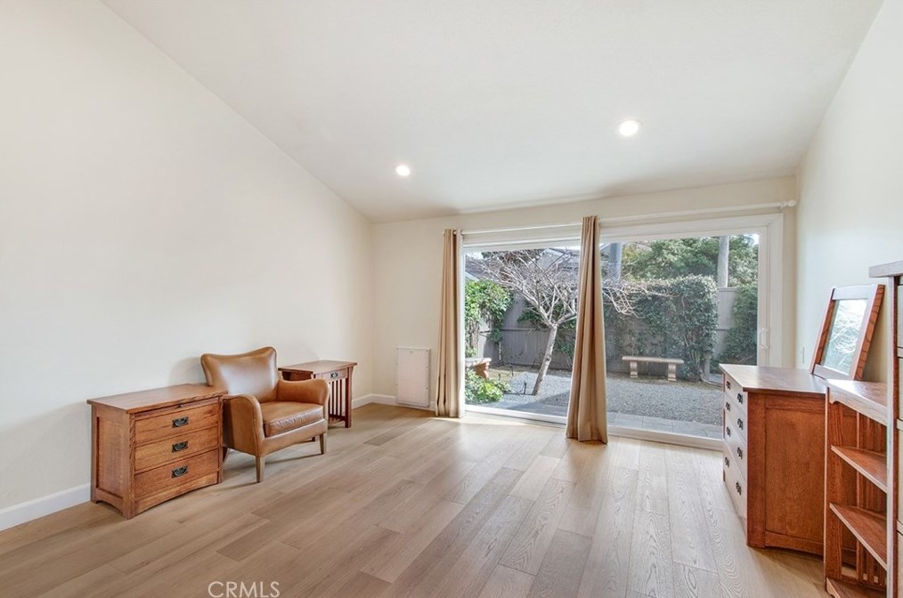 7035 Seal Cir, Huntington Beach CA  92648-3035 exterior
