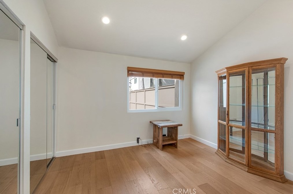 7035 Seal Cir, Huntington Beach CA  92648-3035 exterior