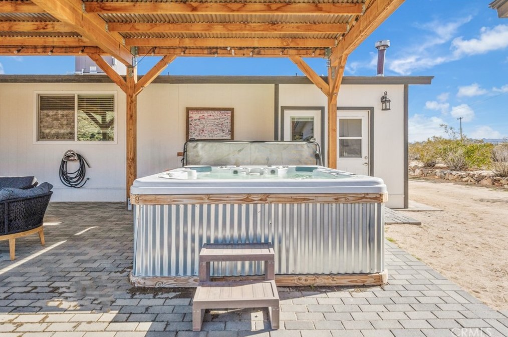 5536 Sunburst St, Joshua Tree CA  92252-1813 exterior