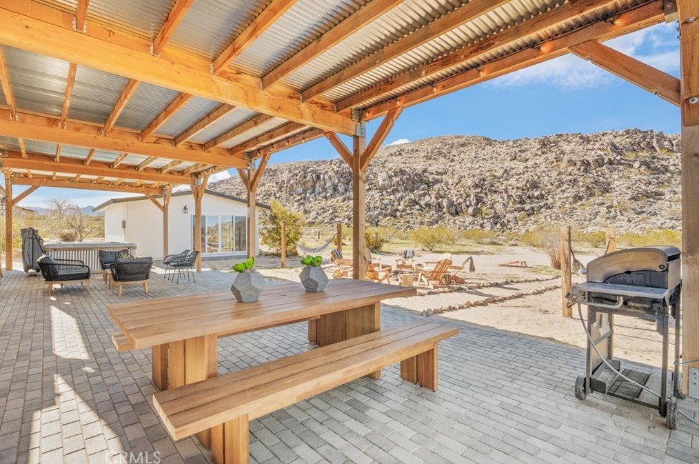 5536 Sunburst St, Joshua Tree CA  92252-1813 exterior