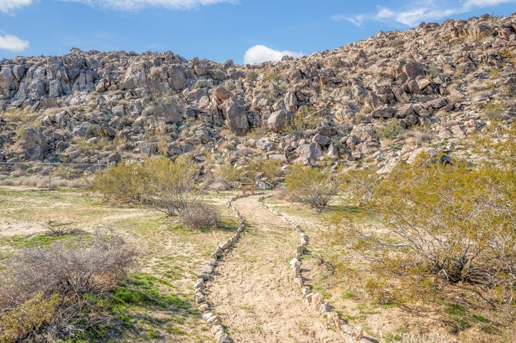 5536 Sunburst St, Joshua Tree CA  92252-1813 exterior