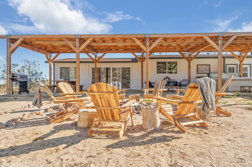 5536 Sunburst St, Joshua Tree CA  92252-1813 exterior