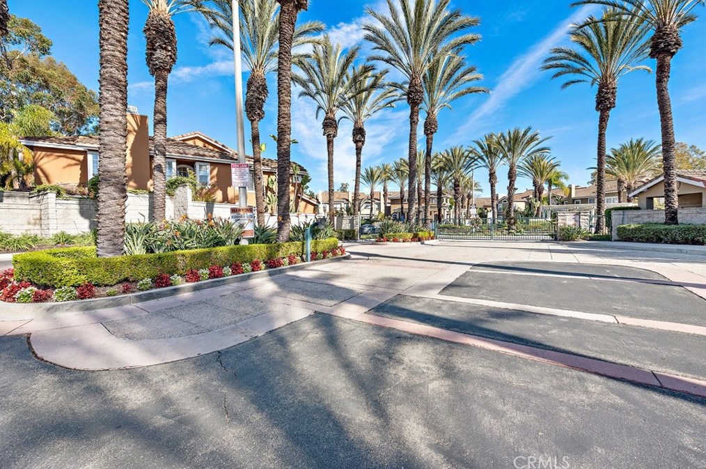176 Matisse Cir, Laguna Beach CA  92656-3868 exterior