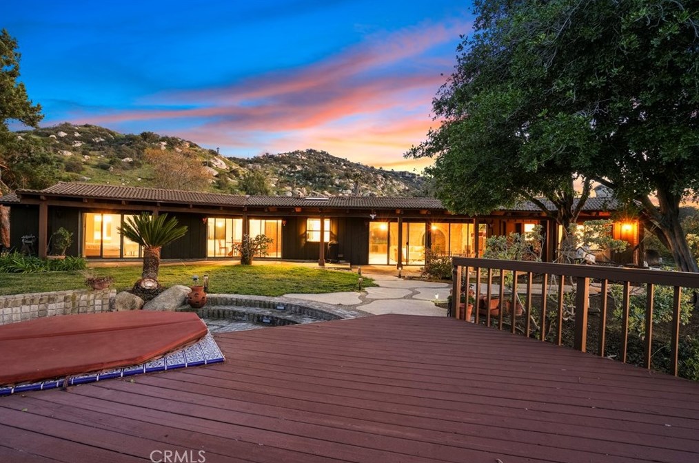 15735 Highland Valley Rd, Escondido CA  92025-3535 exterior