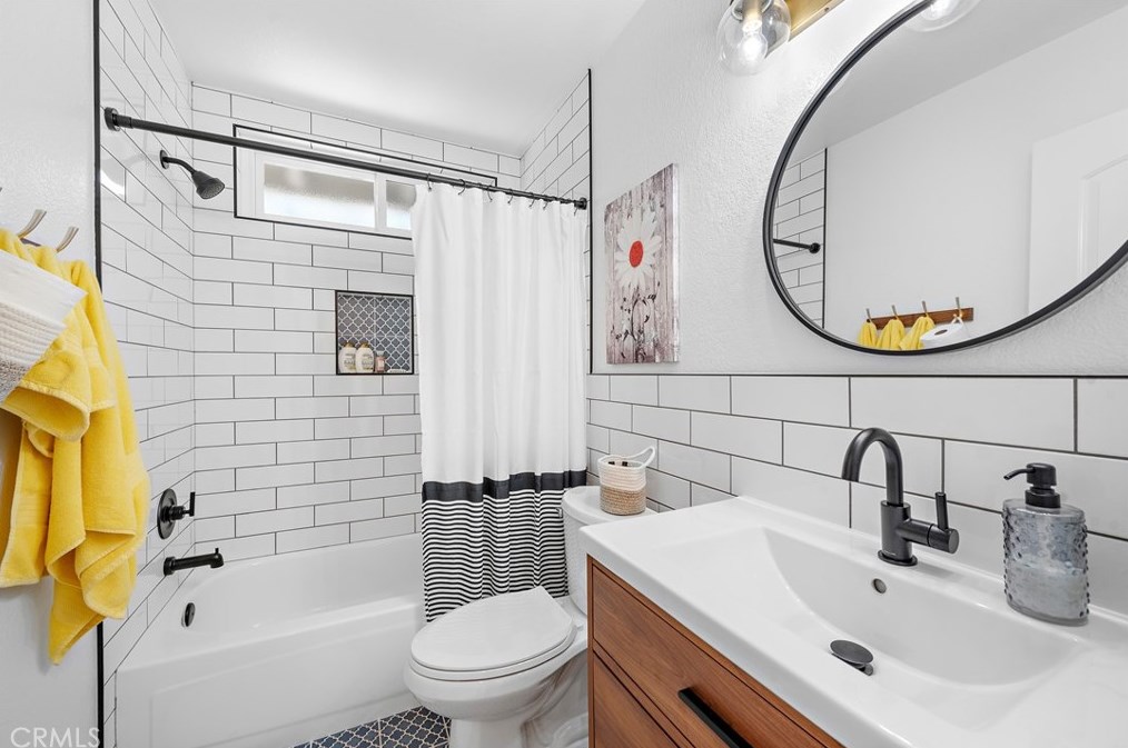 31569 Corte Salinas, Temecula CA  92592-6413 exterior