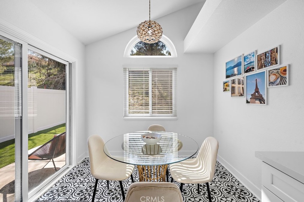 31569 Corte Salinas, Temecula CA  92592-6413 exterior