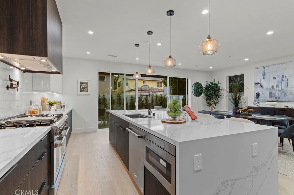 3560 Greenwood Ave, Los Angeles CA  90040-3319 exterior