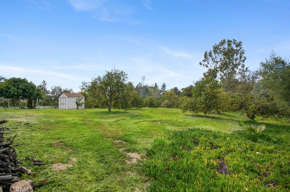 408 Tumble Creek Ln, Fallbrook CA  92028-2543 exterior