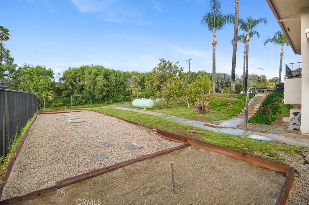 408 Tumble Creek Ln, Fallbrook CA  92028-2543 exterior