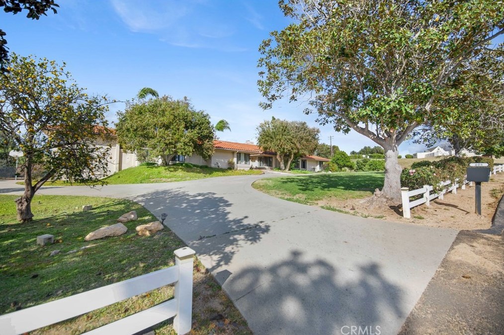 408 Tumble Creek Ln, Fallbrook CA  92028-2543 exterior