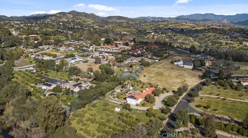 408 Tumble Creek Ln, Fallbrook CA  92028-2543 exterior