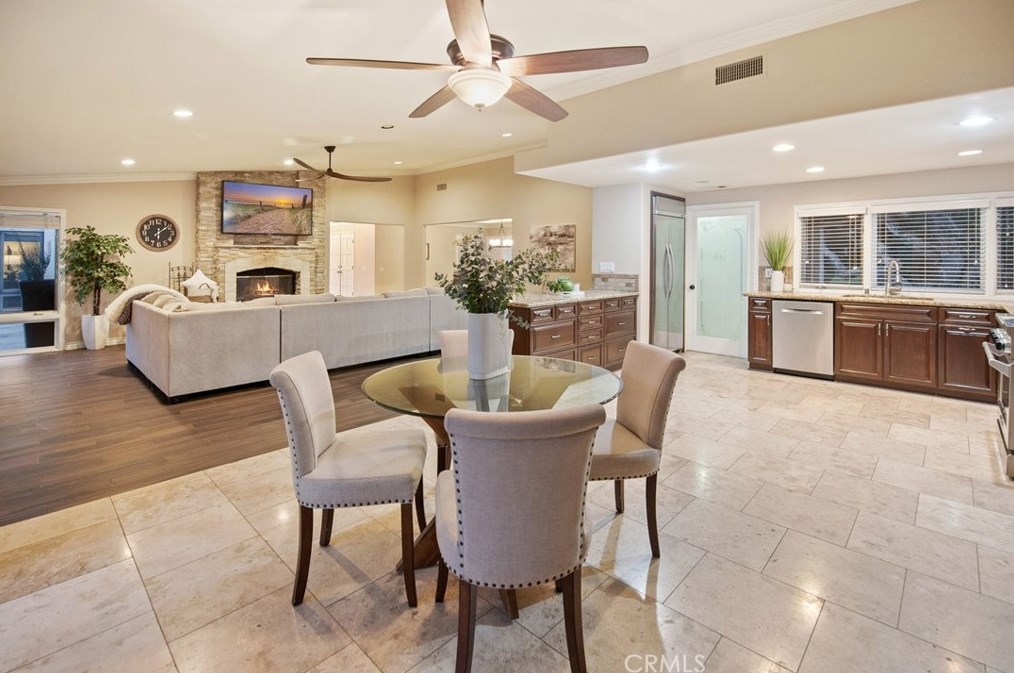 408 Tumble Creek Ln, Fallbrook CA  92028-2543 exterior