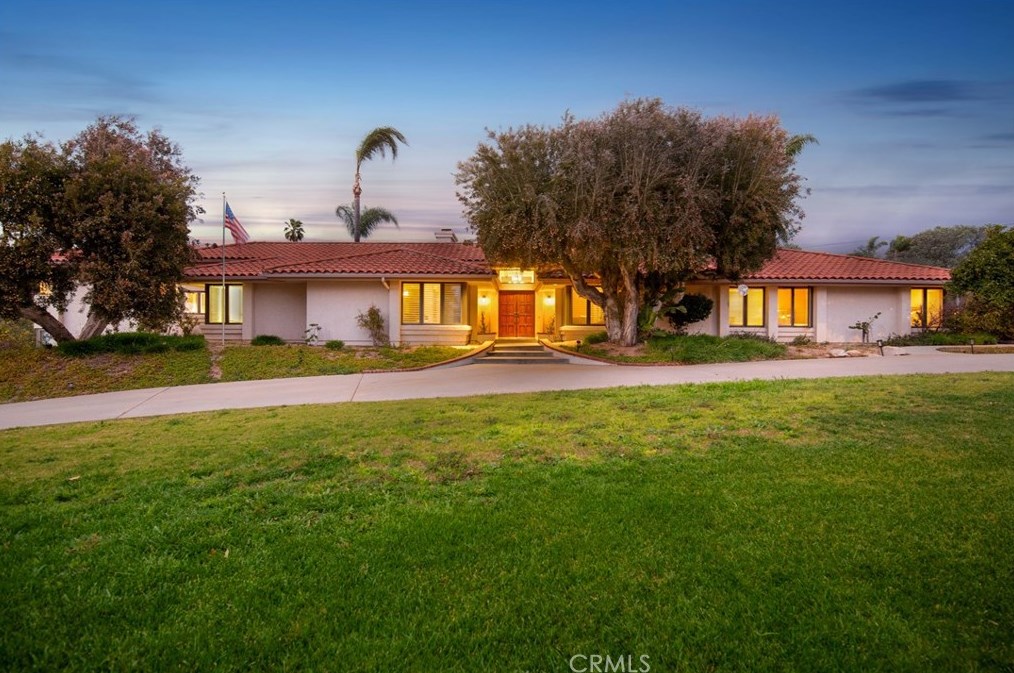 408 Tumble Creek Ln, Fallbrook CA  92028-2543 exterior
